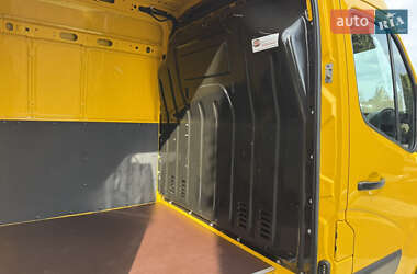 Грузовой фургон Renault Master 2017 в 