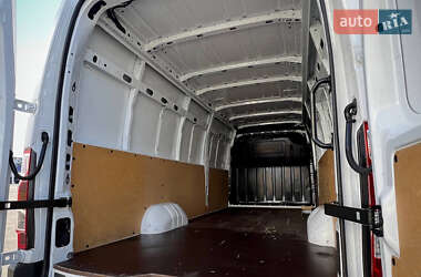Грузовой фургон Renault Master 2019 в 
