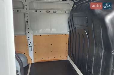 Грузовой фургон Renault Master 2015 в 