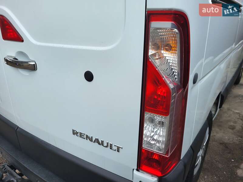 Грузовой фургон Renault Master 2015 в Житомире