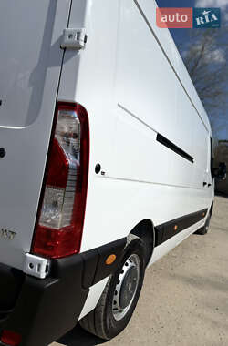 Грузовой фургон Renault Master 2020 в 