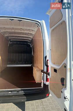 Грузовой фургон Renault Master 2020 в 