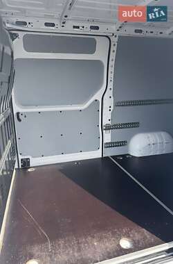 Грузовой фургон Renault Master 2021 в 