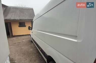 Грузовой фургон Renault Master 2011 в 