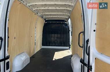 Вантажний фургон Renault Master 2020 в 