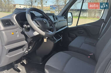 Грузовой фургон Renault Master 2022 в 