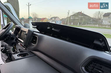 Вантажний фургон Renault Master 2021 в 