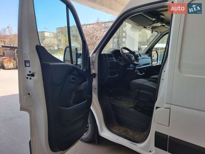 Вантажний фургон Renault Master 2022 в Чернігові