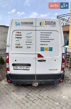 Грузовой фургон Renault Master 2012 в 