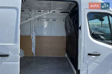 Грузовой фургон Renault Master 2021 в 