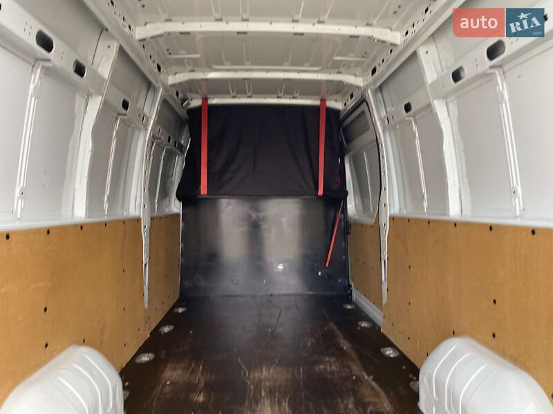 Вантажний фургон Renault Master 2018 в Хусті