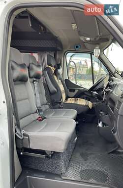Микроавтобус Renault Master 2015 в  фото 4 Микроавтобус Renault Master 2015 в