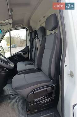 Грузовой фургон Renault Master 2015 в 