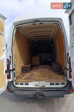 Грузовой фургон Renault Master 2015 в 