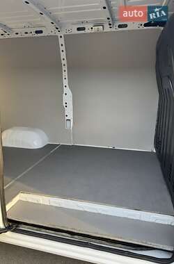 Грузовой фургон Renault Master 2020 в 