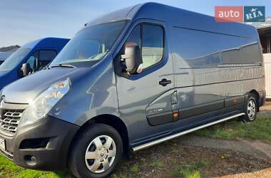Вантажний фургон Renault Master 2015 в Івано-Франківську