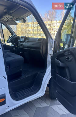 Грузовой фургон Renault Master 2021 в 
