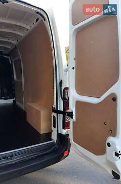 Грузовой фургон Renault Master 2018 в 