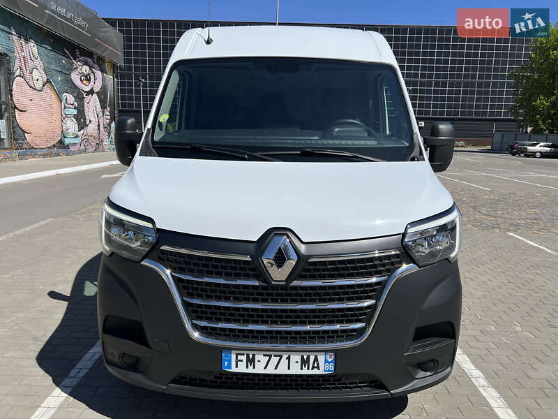 Грузовой фургон Renault Master 2019 в 
