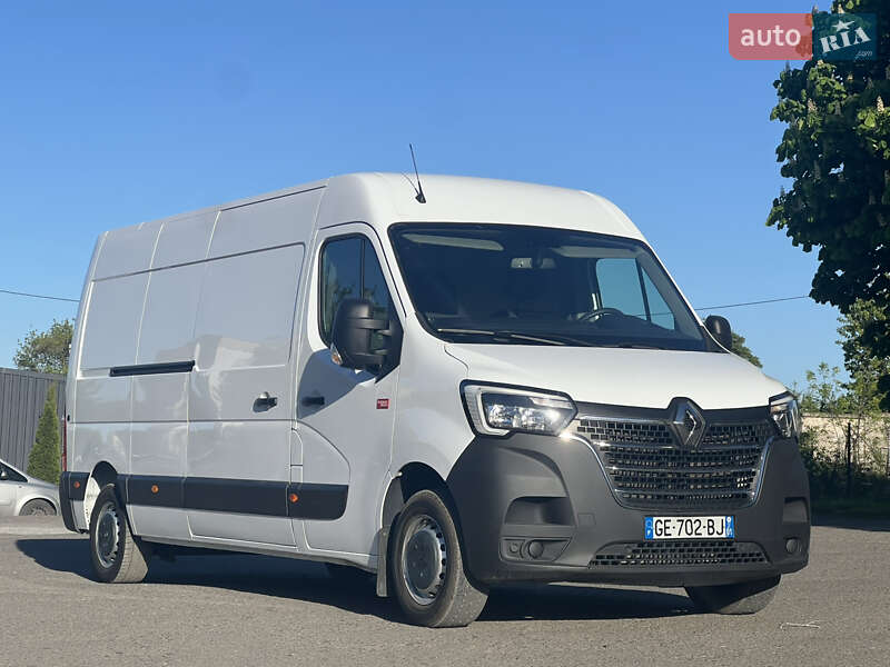 Грузовой фургон Renault Master 2022 в 