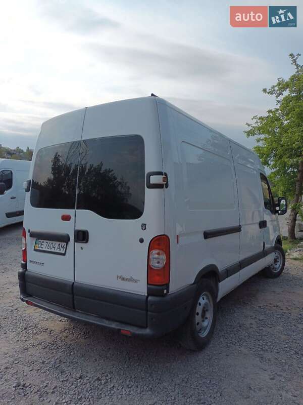 Вантажний фургон Renault Master 2009 в Умані