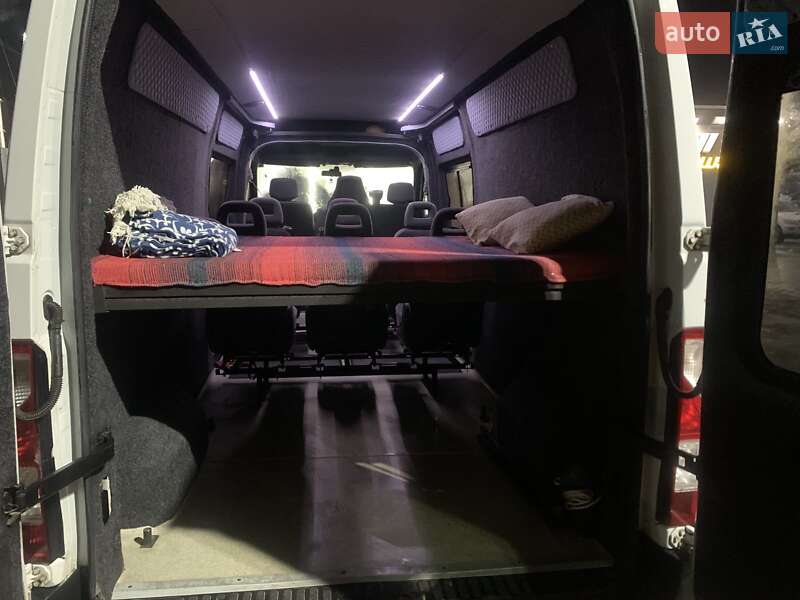 Мікроавтобус Renault Master 2015 в Чернівцях