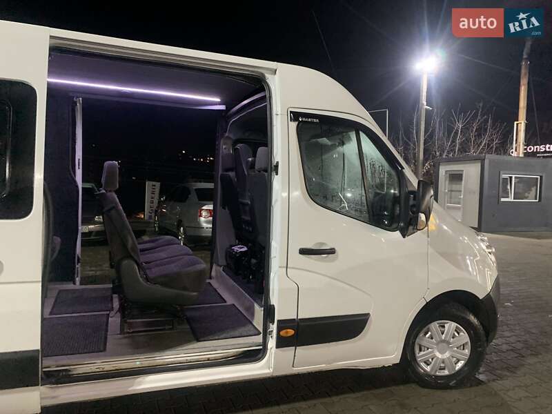 Мікроавтобус Renault Master 2015 в Чернівцях