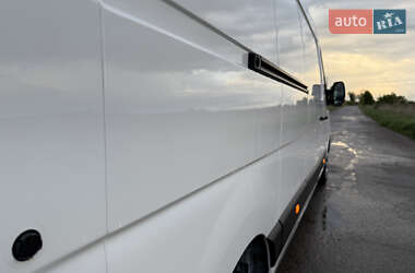 Вантажний фургон Renault Master 2021 в 