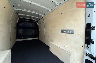 Вантажний фургон Renault Master 2021 в 