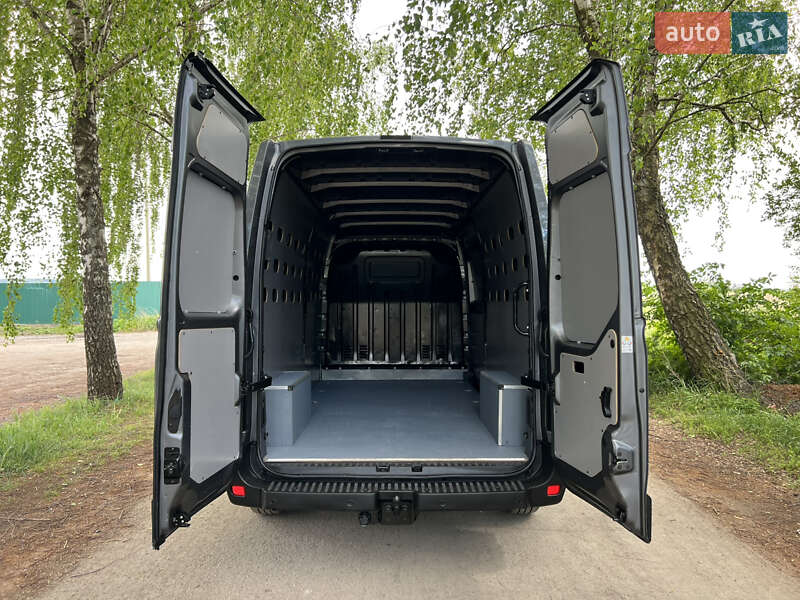 Вантажний фургон Renault Master 2021 в Дубні