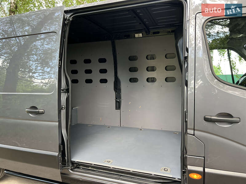 Вантажний фургон Renault Master 2021 в Дубні