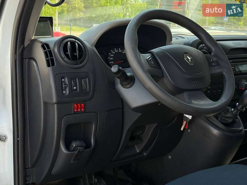 Автовоз Renault Master 2016 в Ровно