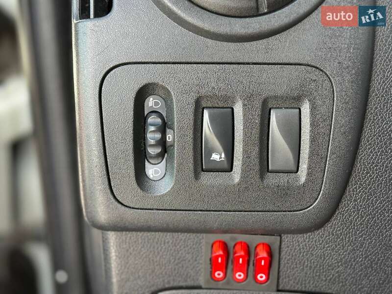 Автовоз Renault Master 2016 в Ровно