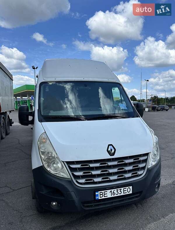 Грузовой фургон Renault Master 2012 в 
