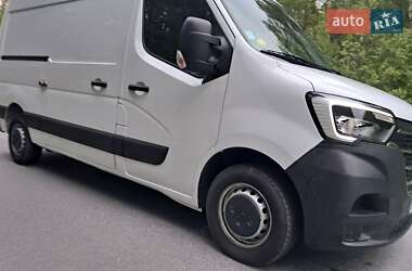Грузовой фургон Renault Master 2022 в 