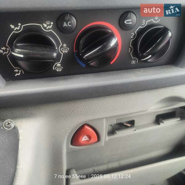 Микроавтобус Renault Master 2009 в Ровно