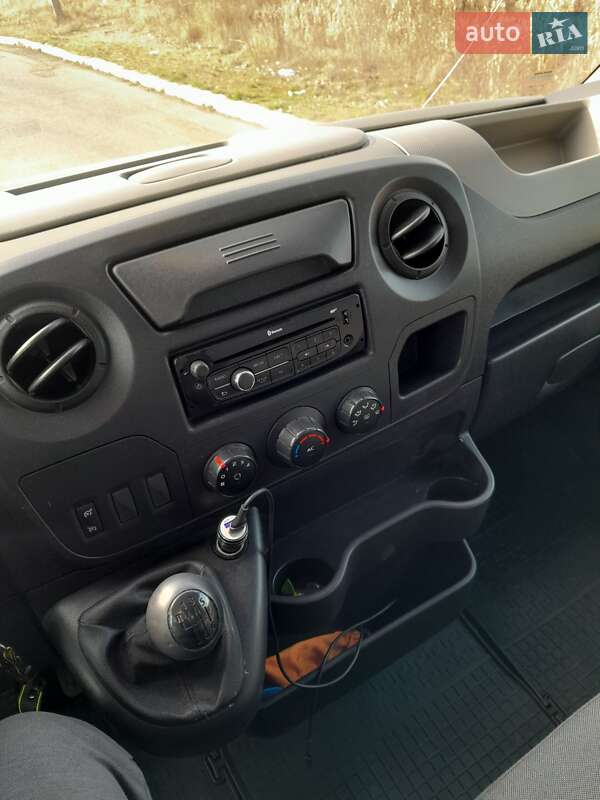 Эвакуатор Renault Master 2014 в Овруче