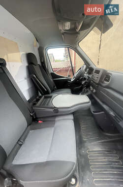 Вантажний фургон Renault Master 2020 в 