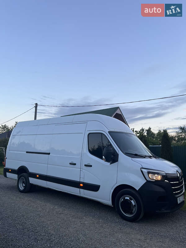 Вантажний фургон Renault Master 2021 в Ужгороді