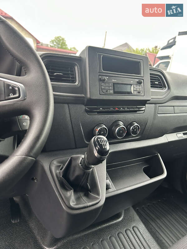 Вантажний фургон Renault Master 2020 в Хусті
