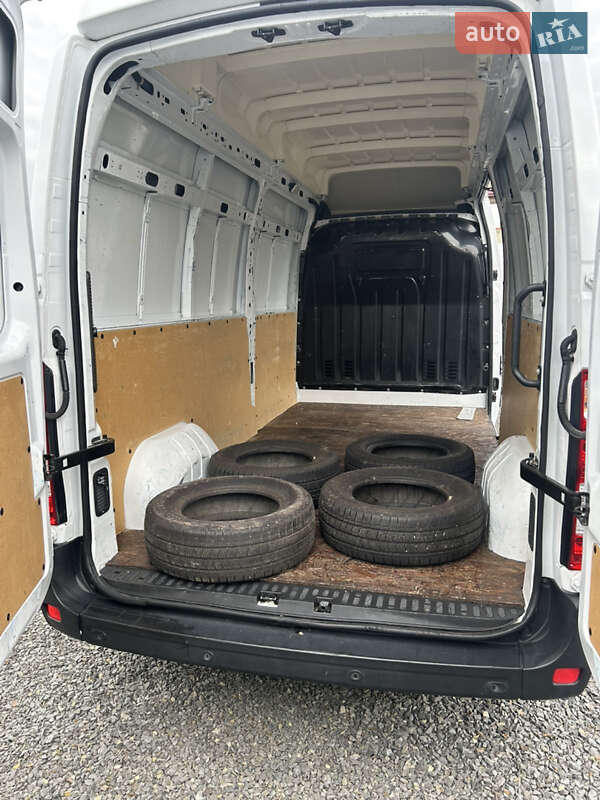 Вантажний фургон Renault Master 2020 в Хусті