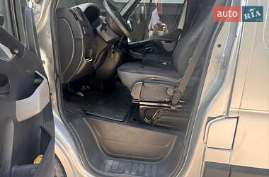 Грузовой фургон Renault Master 2012 в 