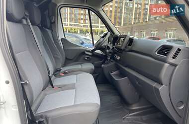 Грузовой фургон Renault Master 2024 в 