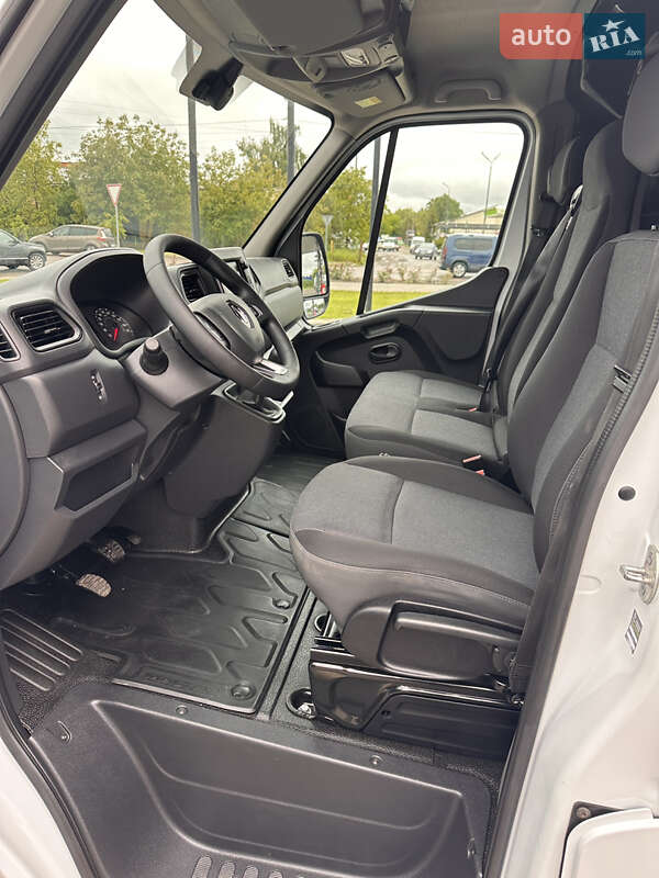 Вантажний фургон Renault Master 2021 в Дубні