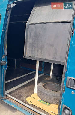 Грузовой фургон Renault Master 2004 в 