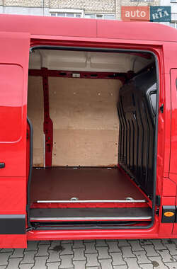 Грузовой фургон Renault Master 2021 в 