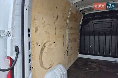 Вантажний фургон Renault Master 2018 в 