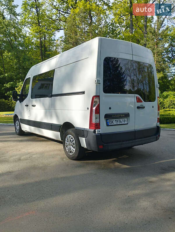 Грузовой фургон Renault Master 2016 в Ровно