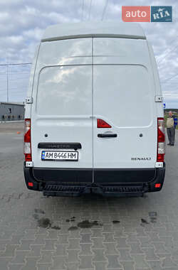 Грузовой фургон Renault Master 2015 в 