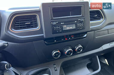 Грузовой фургон Renault Master 2021 в 